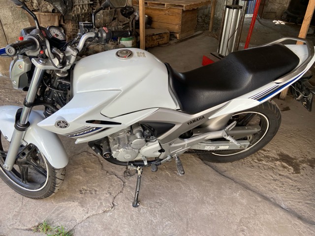 MOTO FAZER