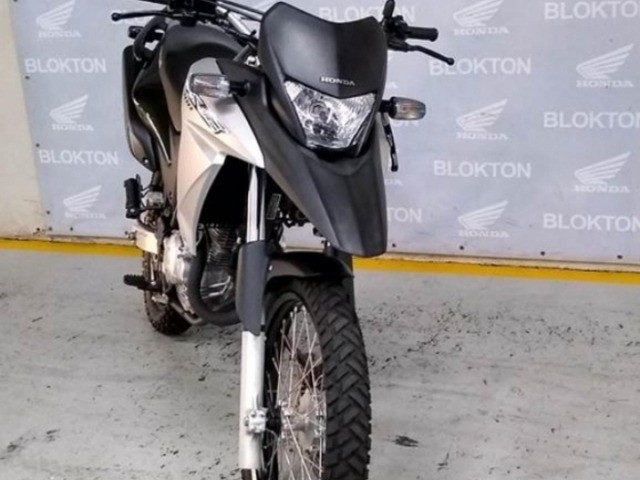 XRE 300 2018