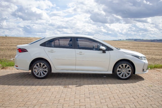 TOYOTA COROLLA XEI 2.0 2020 18 MIL KM BRANCO PÉROLA