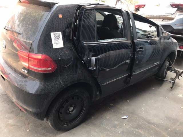 Sucata para venda de peças  VW/ Fox  Cl MBV 2017/2017  - Foto 2