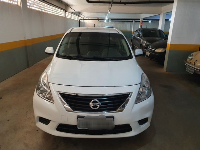 NISSAN VERSA SV 1.6 2014  IMPECÁVEL  AC TROCAS