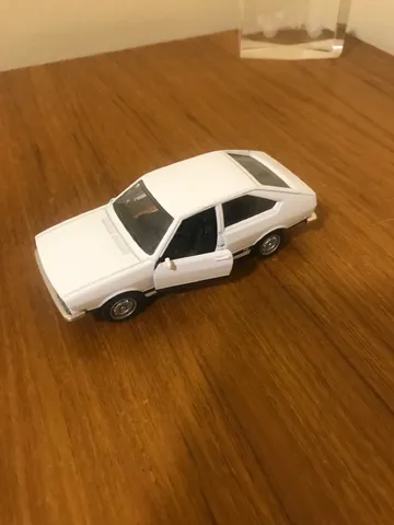 Miniatura Volkswagen Gol Gti 1989 Rebaixado Metal 1:43 em Promoção na  Americanas