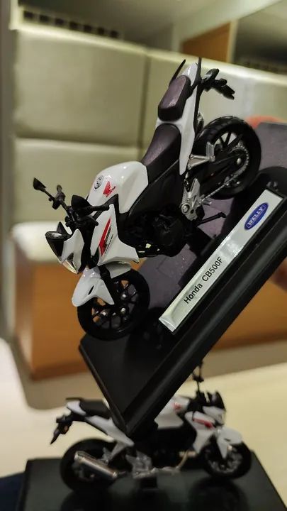 Honda Cb500 F em metal 1/18 - Foto 3