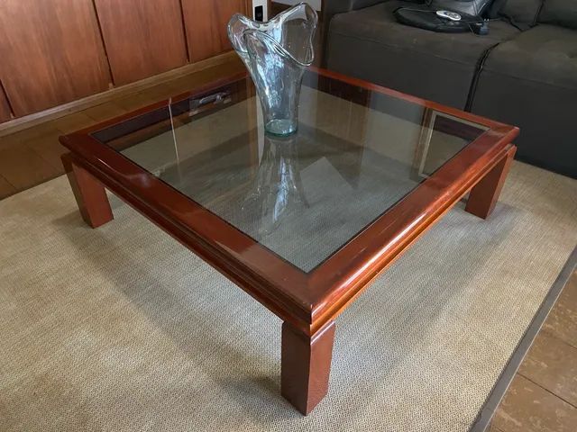 Mesa de centro de madeira e vidro quadrada sala de estar