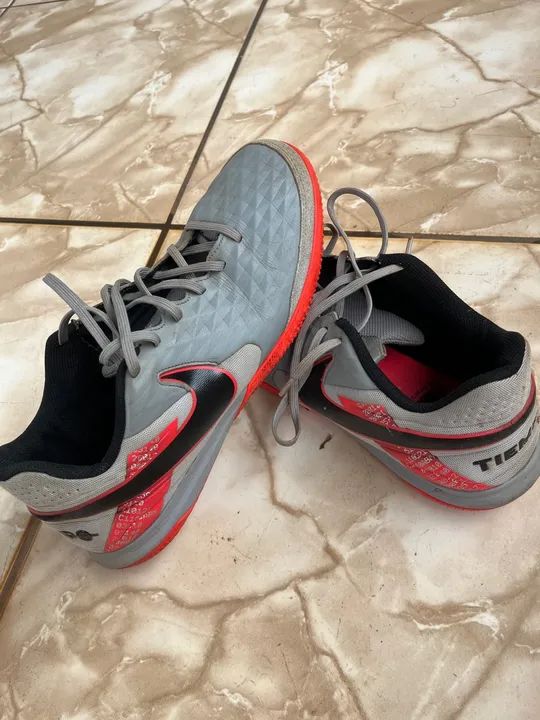 Tênis futsal Nike tiempo 42  - Foto 4
