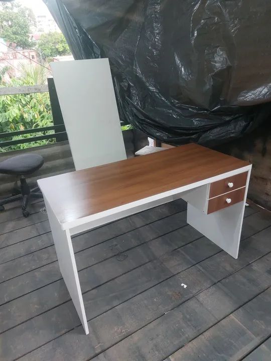 Mesa de Escritório Branca com Tampo Amadeirado - Foto 4