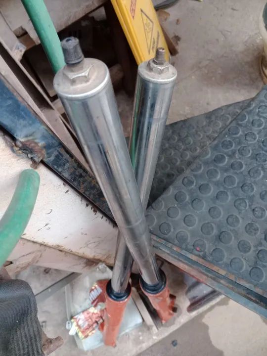 Par bengalas Honda xl250r ano 91 - Foto 3