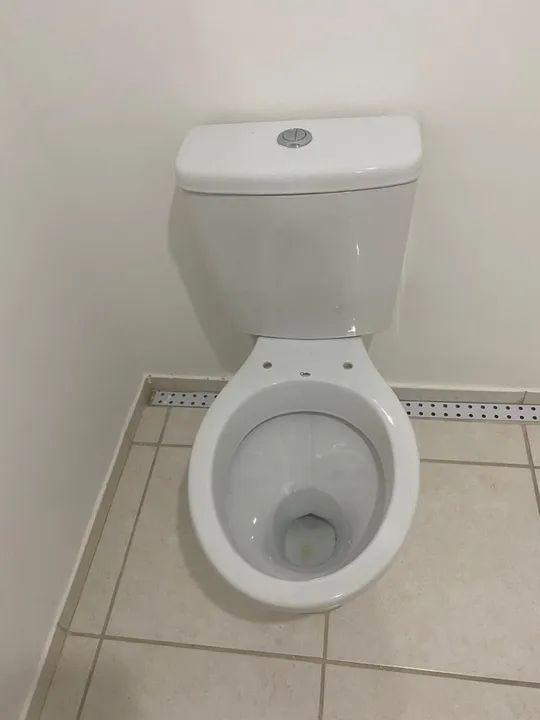 Vaso sanitário com caixa acoplada - Foto 2