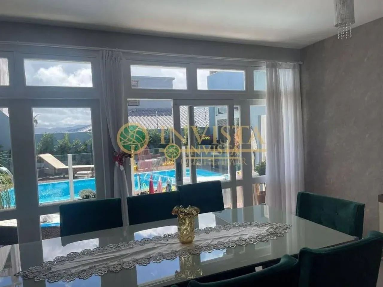 Terraço com vista mar e churrasqueira, piscina, semi mobiliado e 5 quartos - À venda em Fl - Foto 4