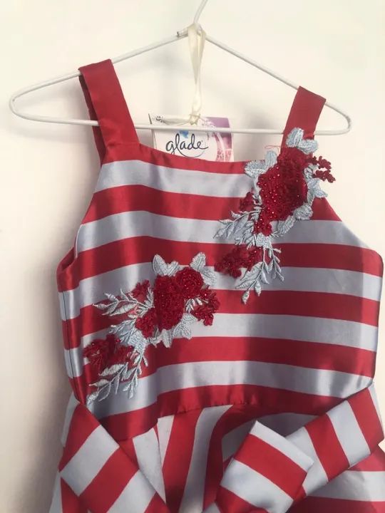 Vestido infantil listrado vermelho e cinza TAMANHO 5/6 anos  - Foto 3