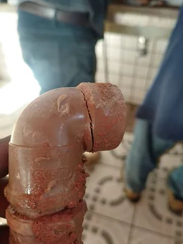 Encanador e bombeiro hidráulico predial