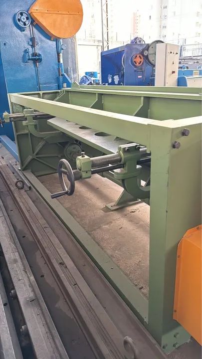 Guilhotina Calvi mecânica, 3.000x1/4 - Foto 4