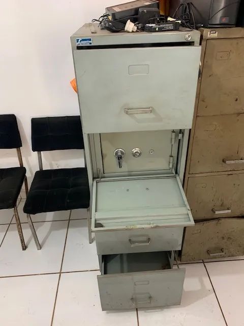 Arquivo metalico para pastas suspensas com cofre disfarcado - Foto 2