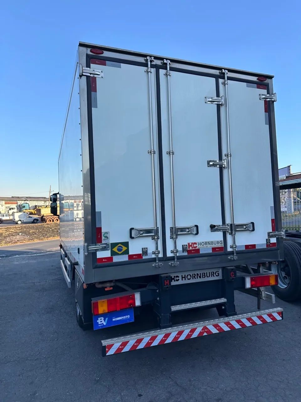 Iveco * 2.600 KM Baú Refrigerado  - Foto 5