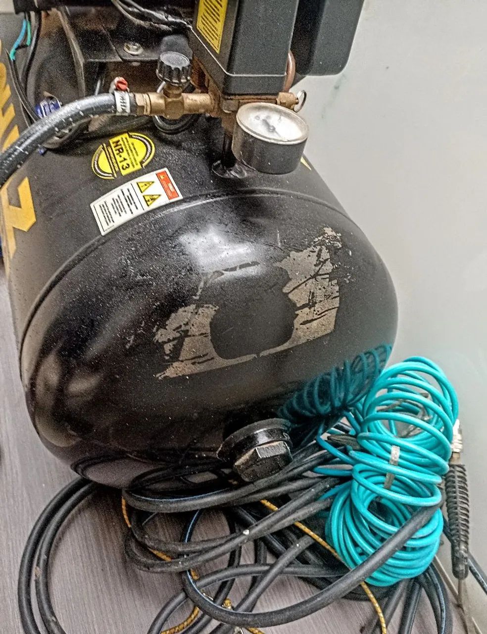 Schulz Compressor Schulz CSV 10 PRO 100L, 2019, pouco uso. com mangueira e pistola de ar  - Foto 5