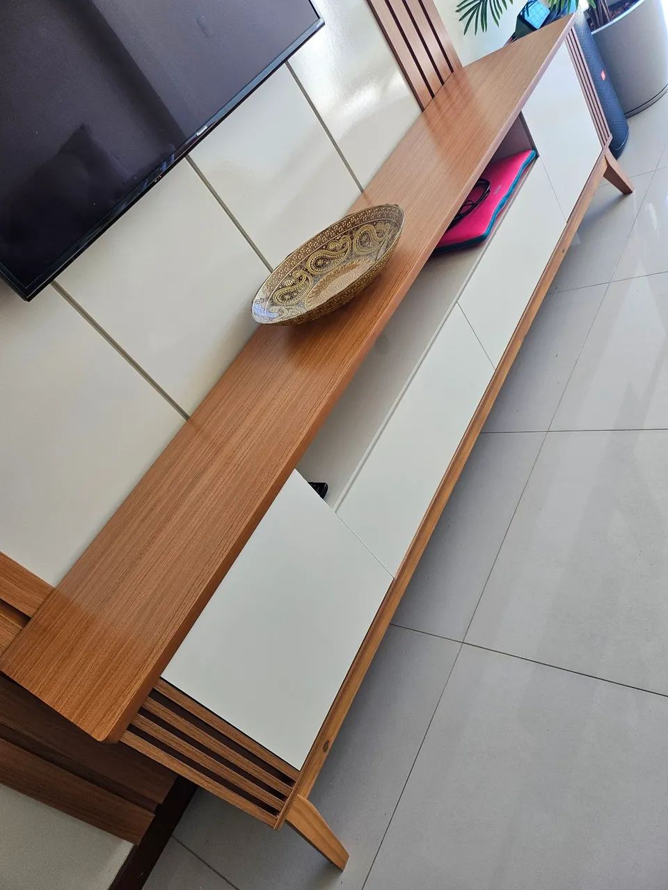 Rack com painel sala64316922683649121