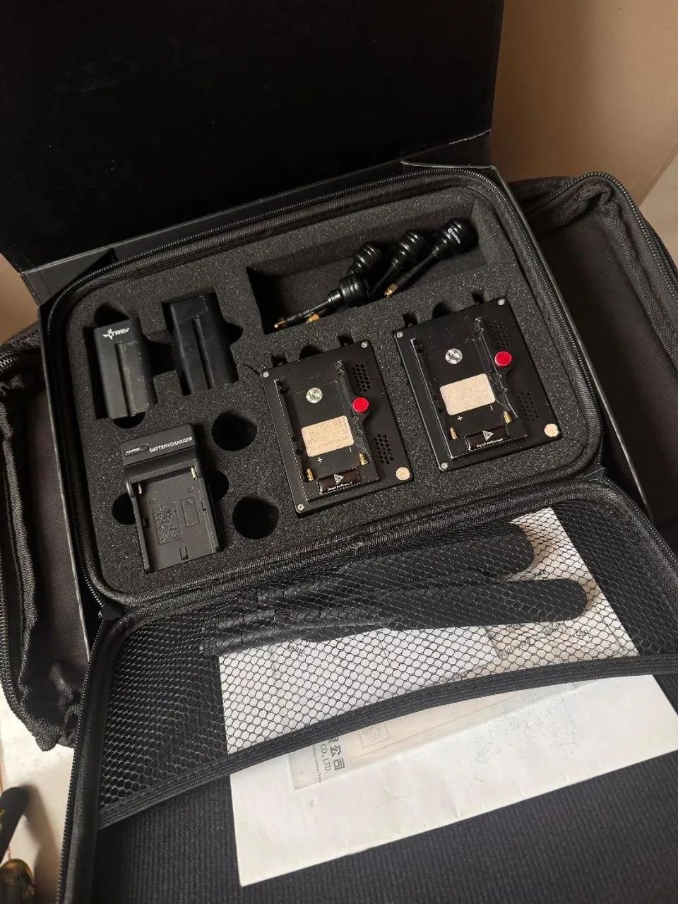 Transmissor sem fio Feidu <br>Transmissor Video Wireless Feidu FWT-200Pro<br>Valor R$ 2.000,00 