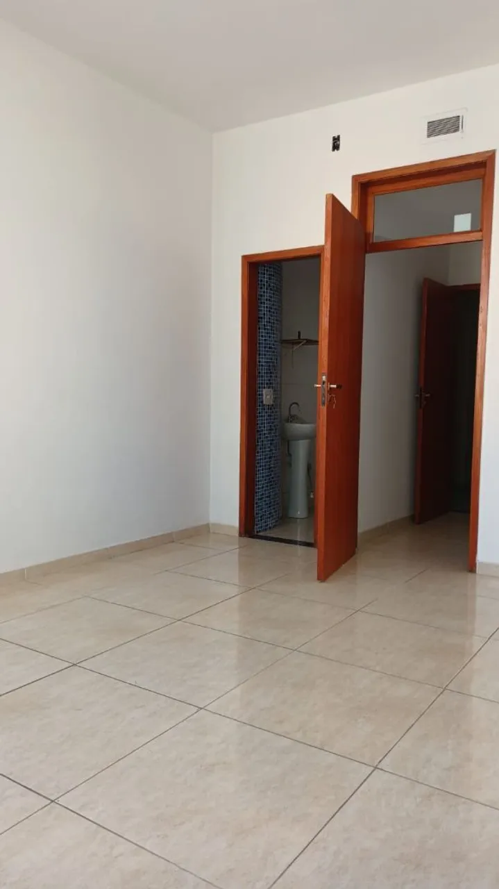Aluga-se sala para escritório ou consultório