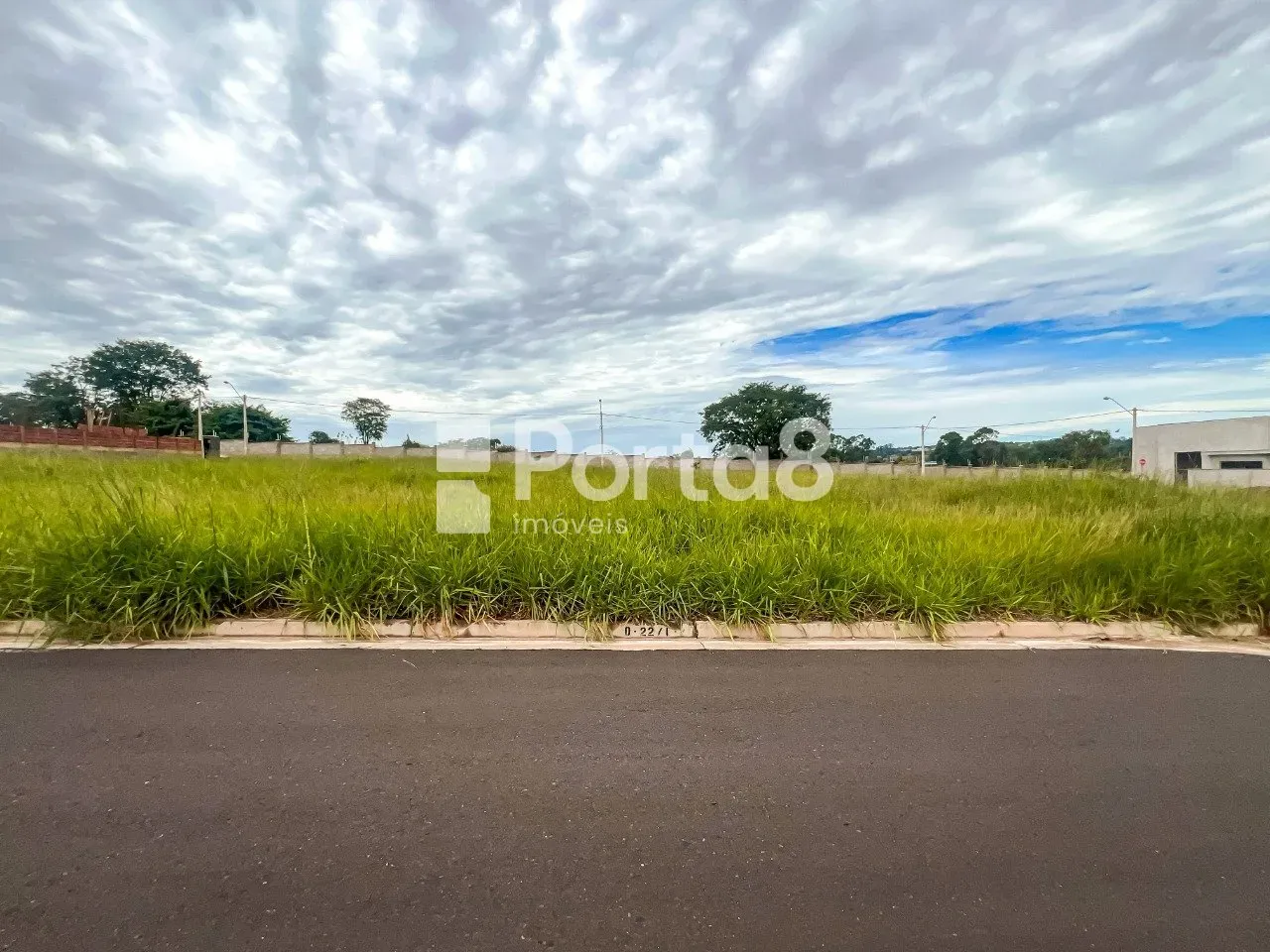 Terreno com 308m² à Venda no Quinta do Lago 2 - Localização Privilegiada Próxima à BR-153.