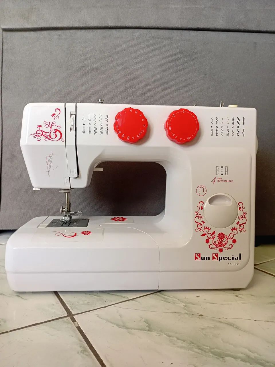 Máquina de Costura reta caseira semi nova Sun Special 55-988 - Foto 2