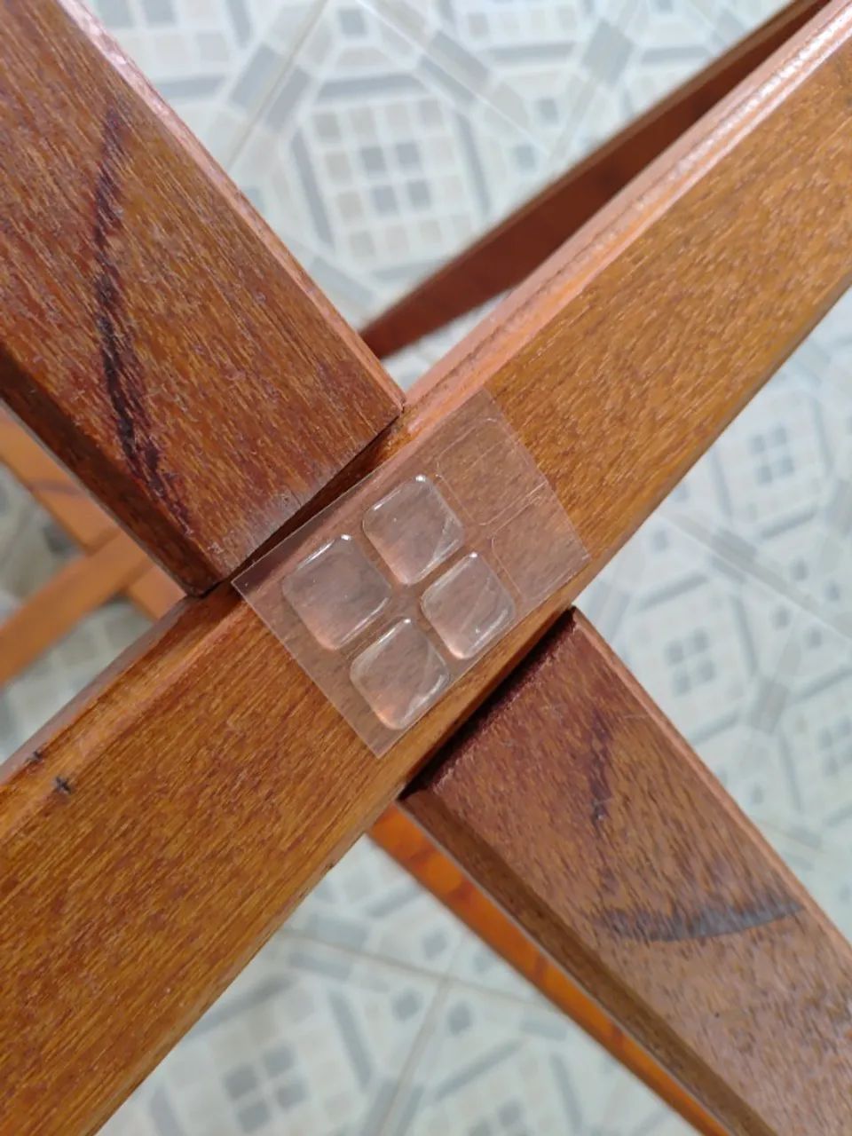 Mesa de madeira com Tampo de vidro - Foto 4