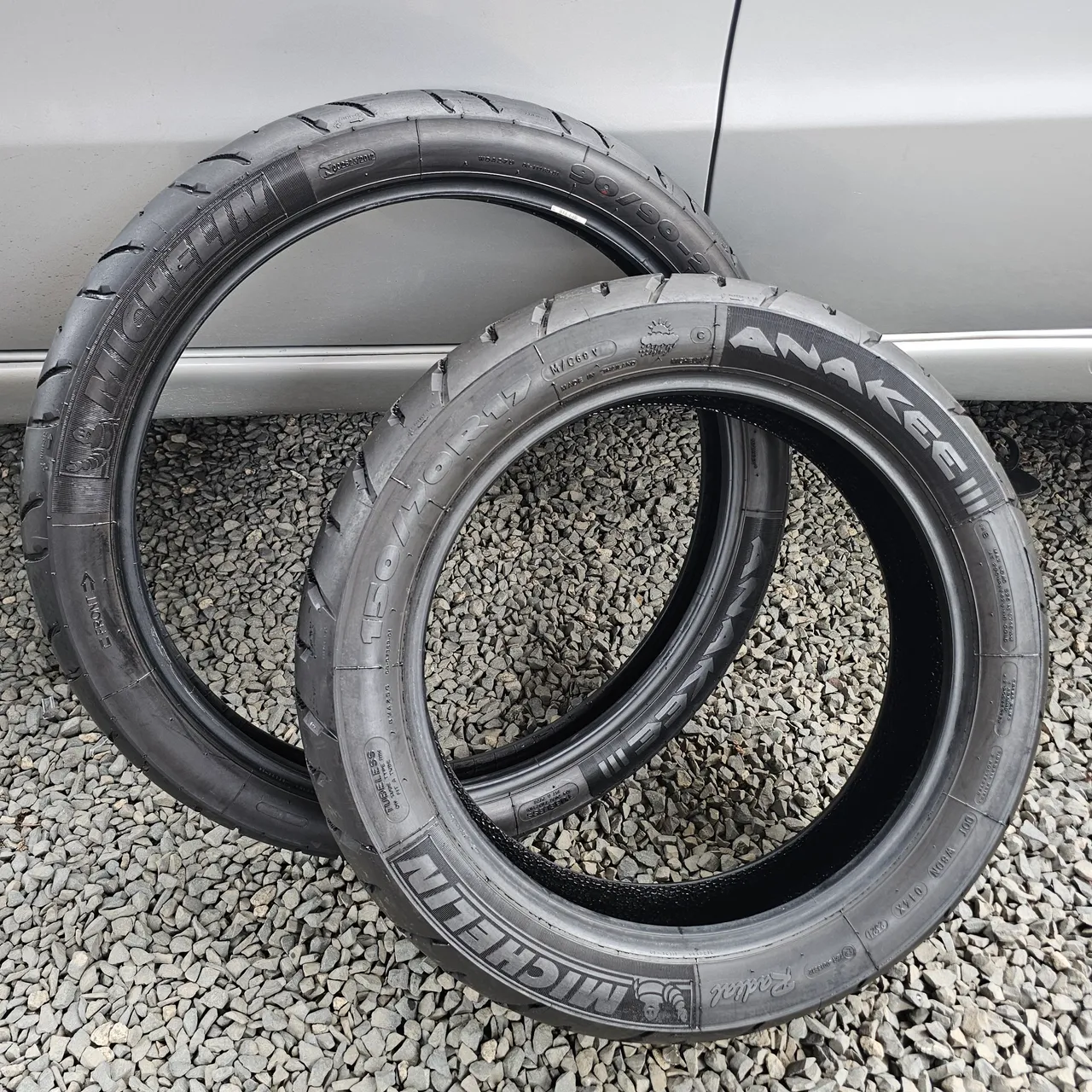 Pneus Michelin Anakee III 150/70 R17 e 90/90 R21- NÃO RECEBO PAGAMENTO PELA OLX