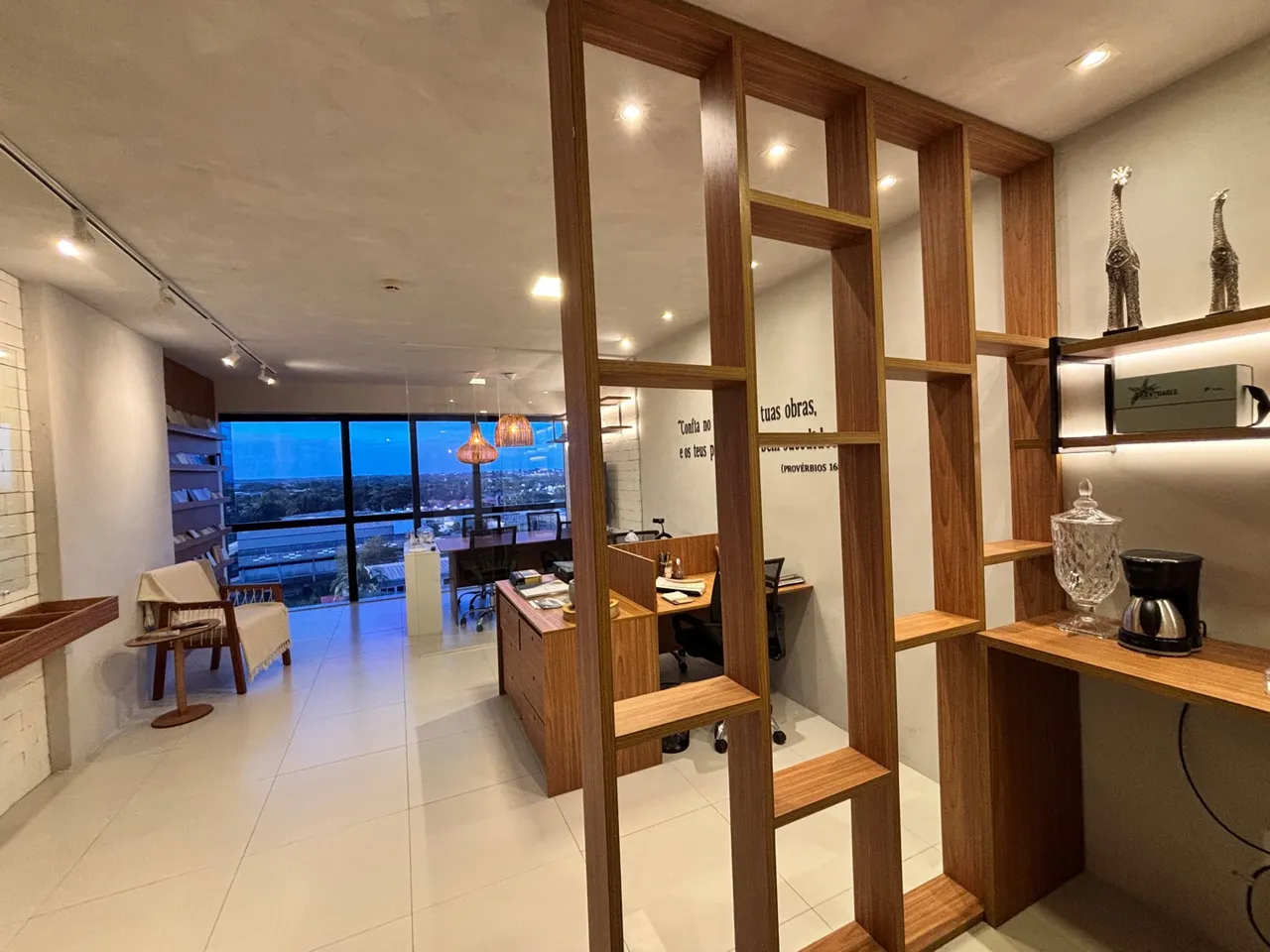 Sala comercial em Buraquinho