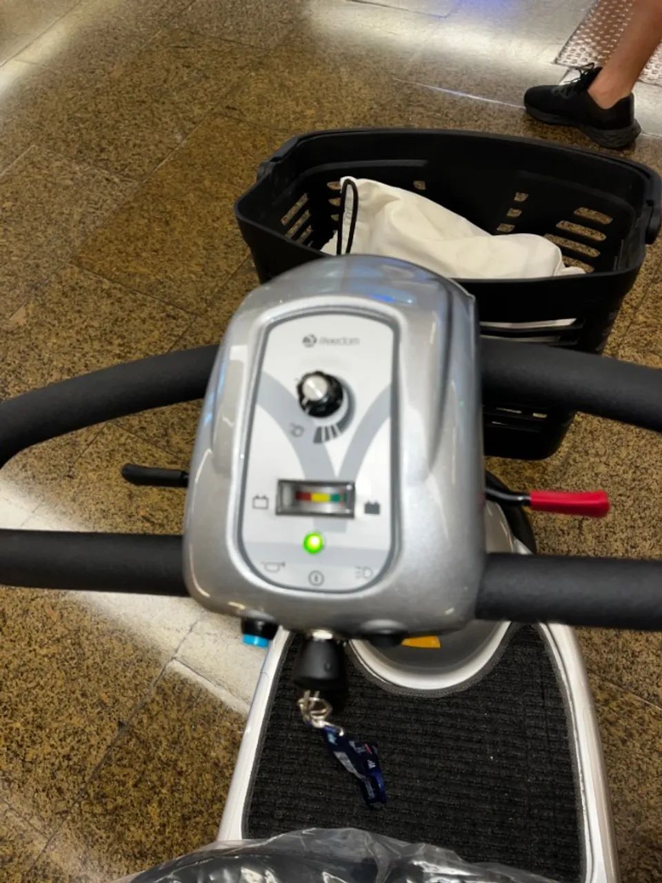 Scooter elétrica Mirage SX - Freedom - cadeira de rodas motorizada - Foto 2