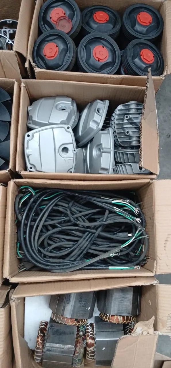 LOTE DE PEÇAS PARA COMPRESSOR 24L NCA24L2HP APROXIMADAMENTE 850 ITENS SEMINOVOS!