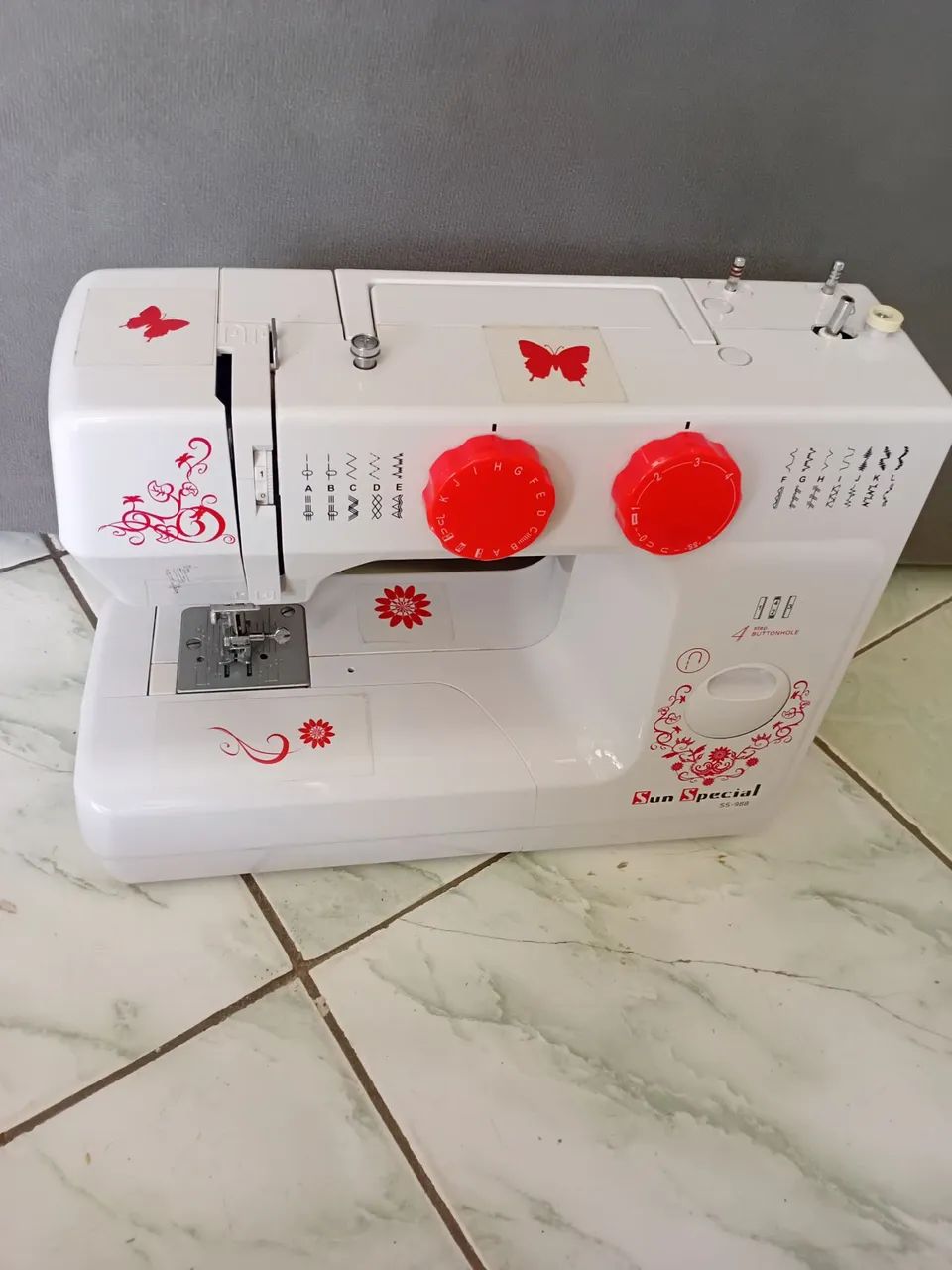 Máquina de Costura reta caseira semi nova Sun Special 55-988