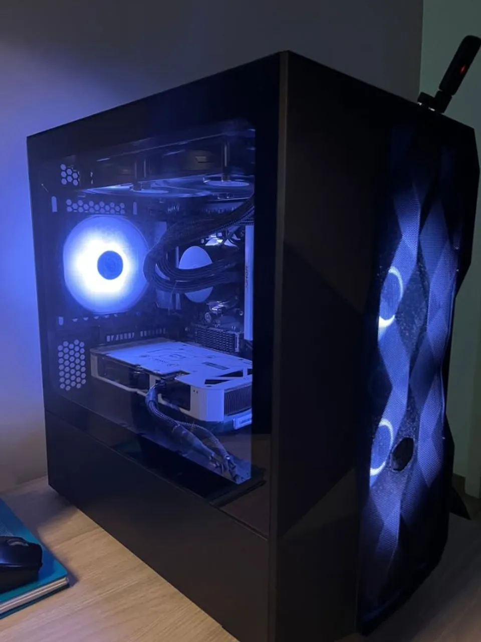 PC gamer R7 5700x RTX 4060 32gb de ram