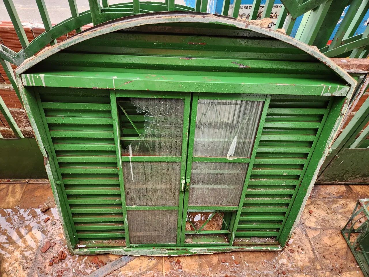 Janela e Porta de Ferro - Foto 2