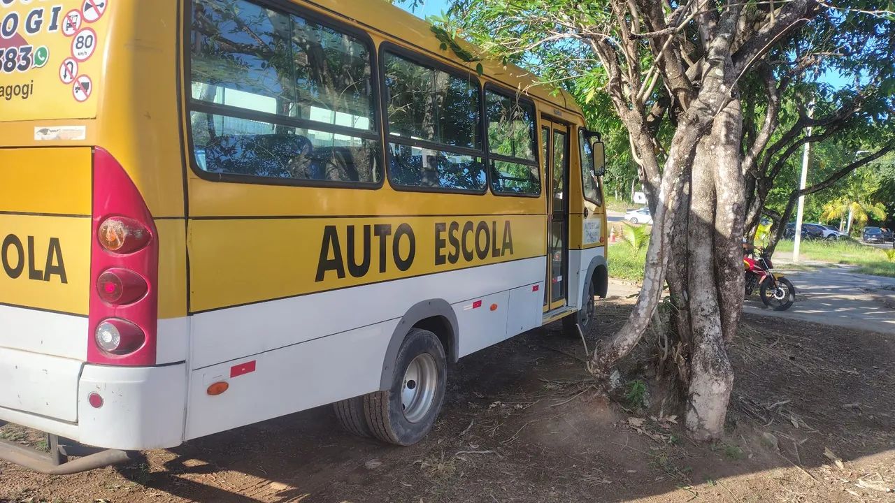 Vendo micro ônibus Iveco city class 2012/2013. - Foto 4