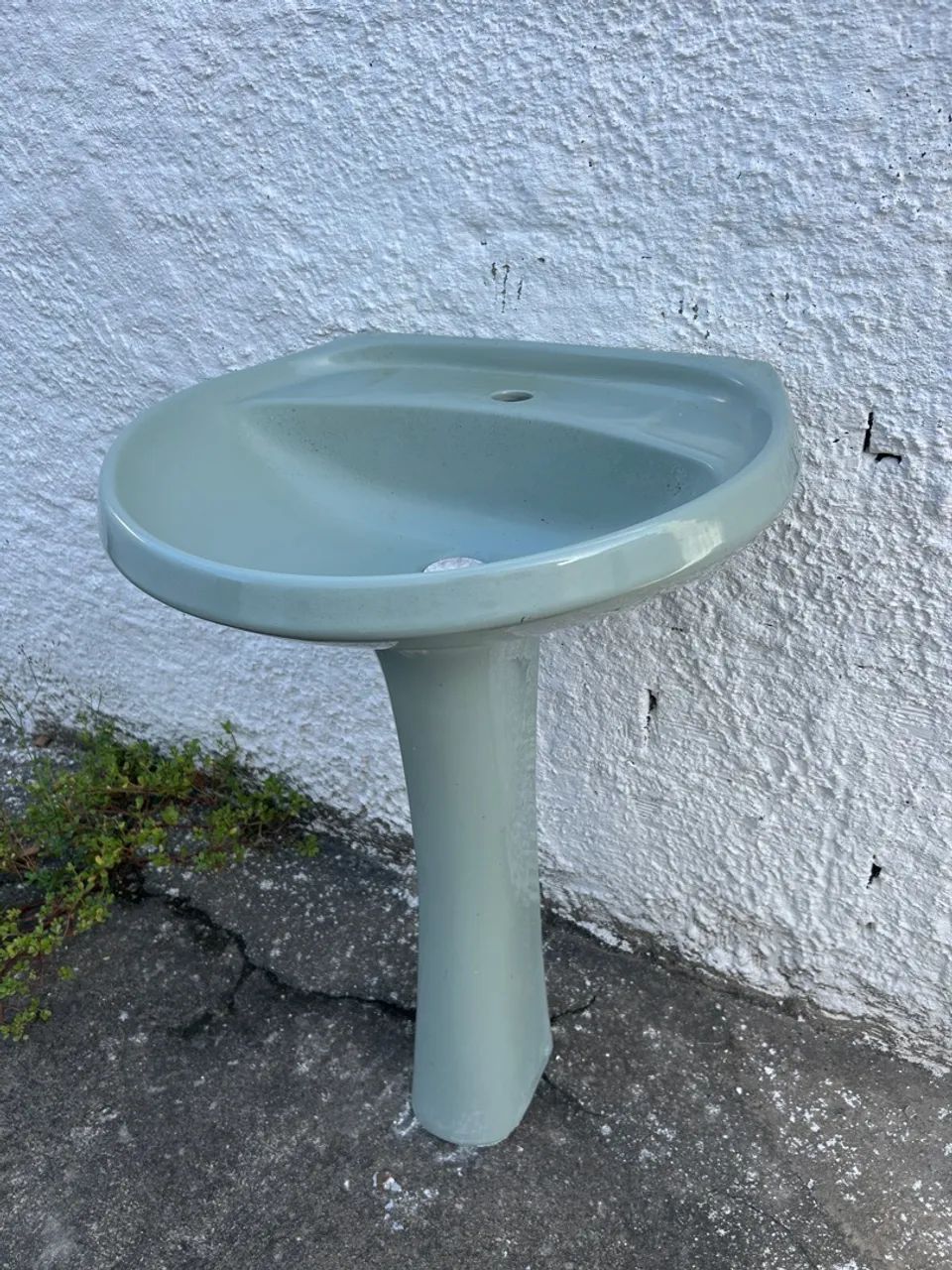 Vendo ou troco Pia pra banheiro com coluna 