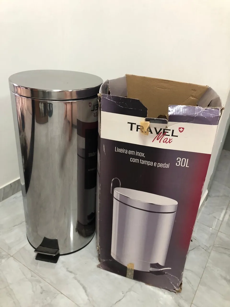 Lixeira de Inox com Tampa e Pedal 30L