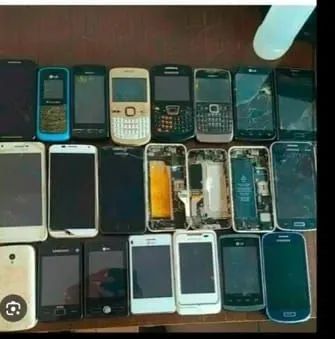 Lote de Peças de Celular Usadas