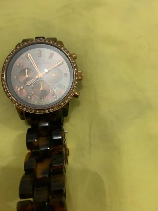 Relógio Michael Kors Feminino Dourado com pulseira de Tartaruga