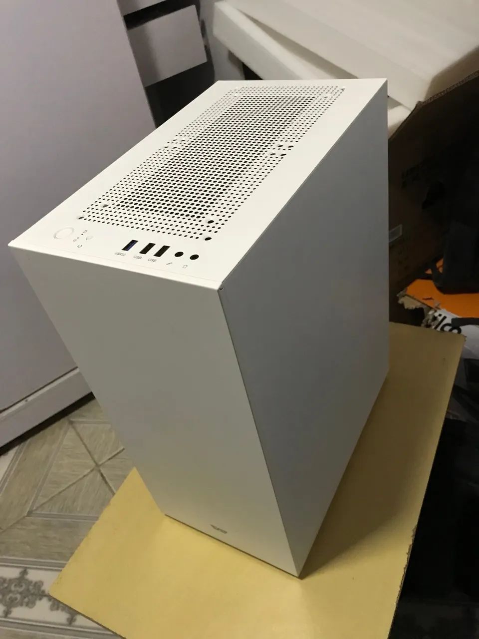 Gabinete branco 64313237842946124