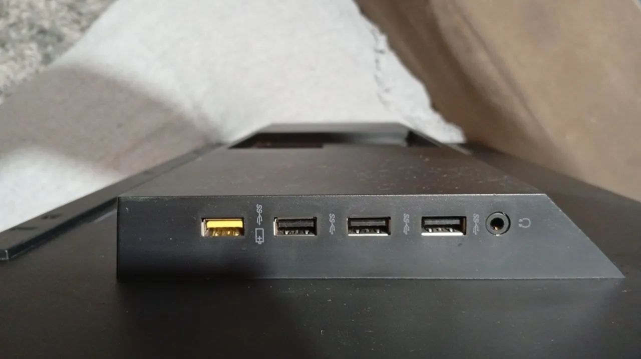 Monitor Lenovo ThinkVision T22i 10 DEFEITO TELA  QUEBRADA E SE PÉ ? - Foto 3