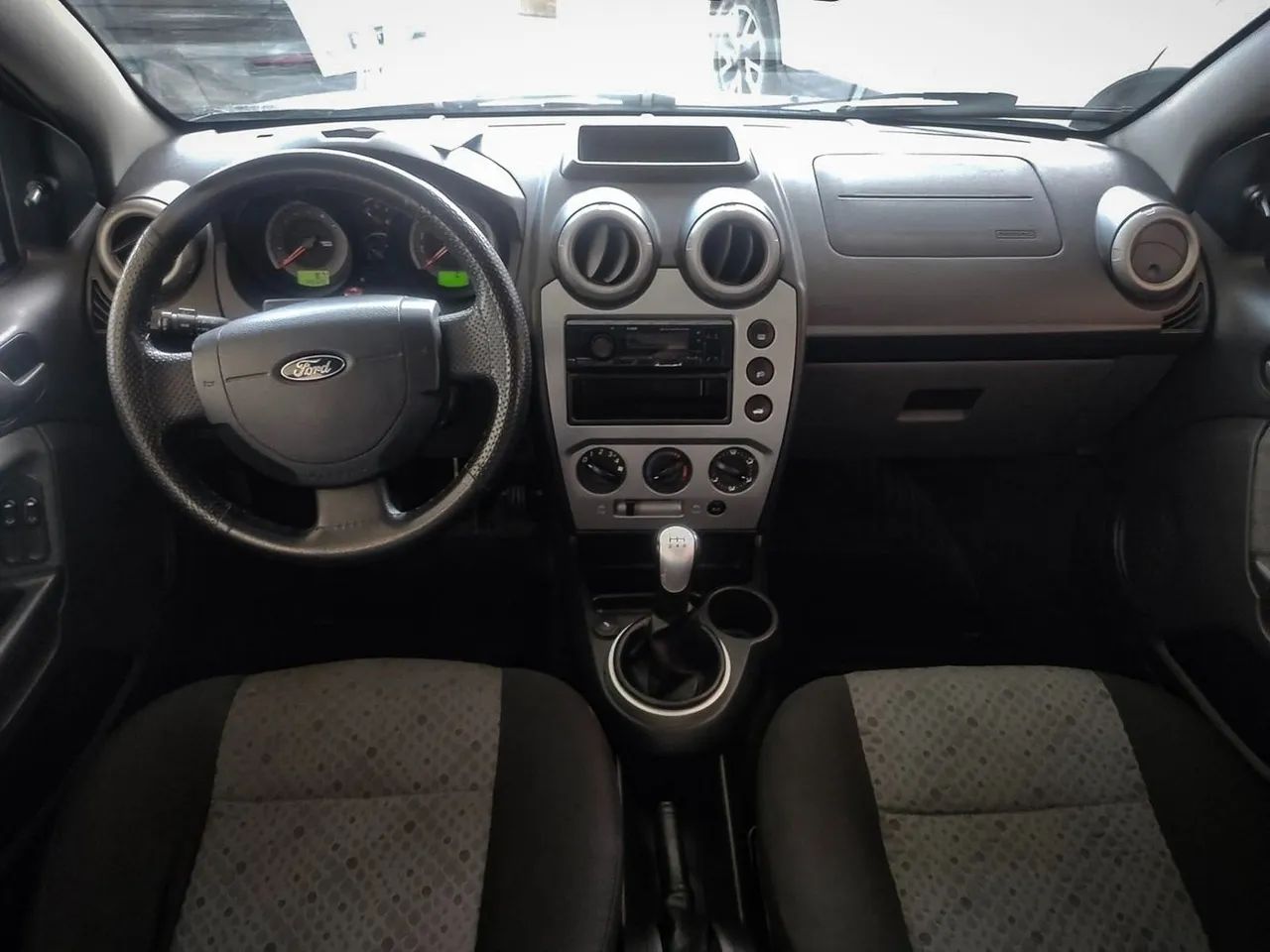 FORD FIESTA 1.6 ROCAM HATCH 8V - Foto 9
