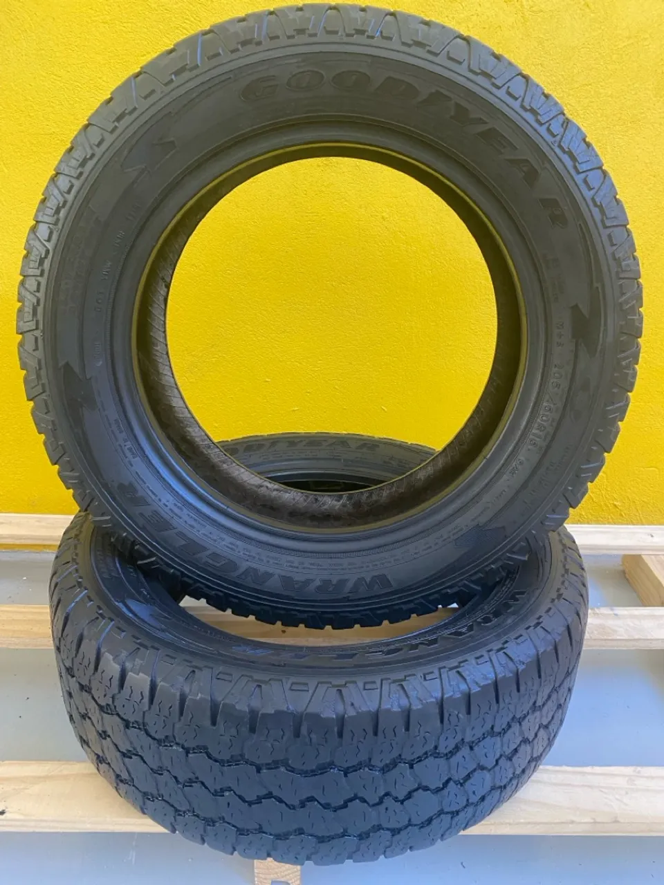 02 PNEUS 205/60/16 GOODYEAR WANGLER USADOS