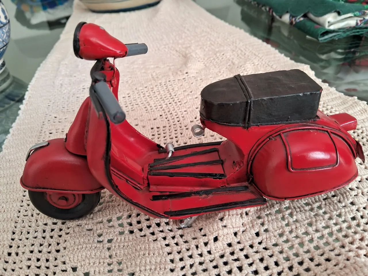 Miniatura de Scooter Vespa vermelha  - Foto 2