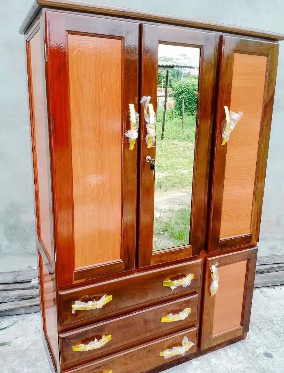 Guarda roupa novo 3 portas  - Foto 2
