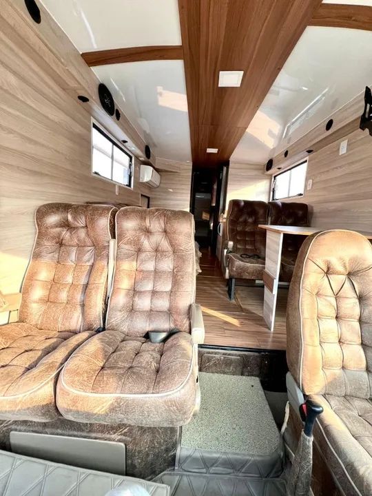 MOTORHOME COM CAVALEIRA - Foto 6