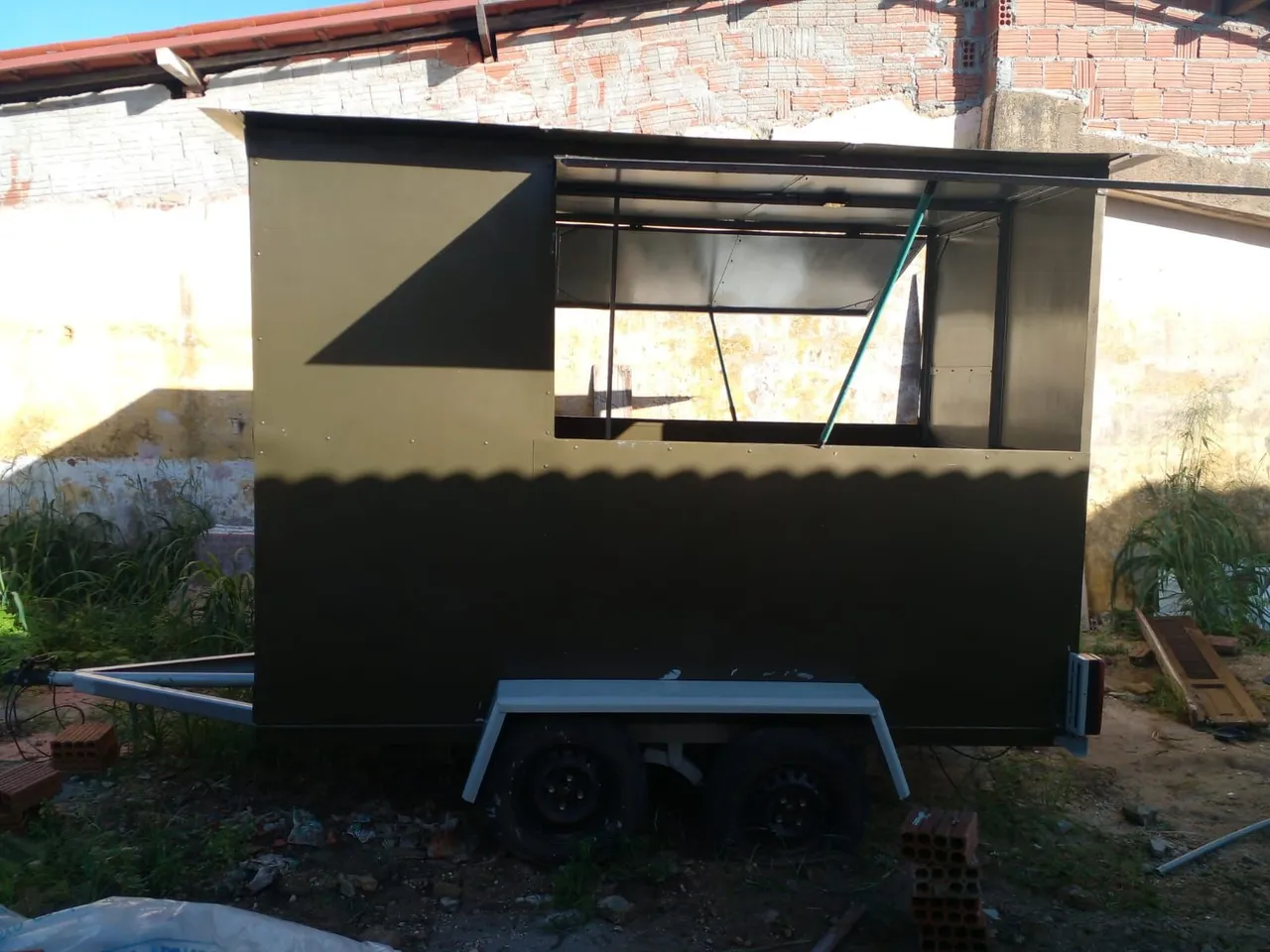 Reboque para Food Truck/Comércio - Estrutura Metálica