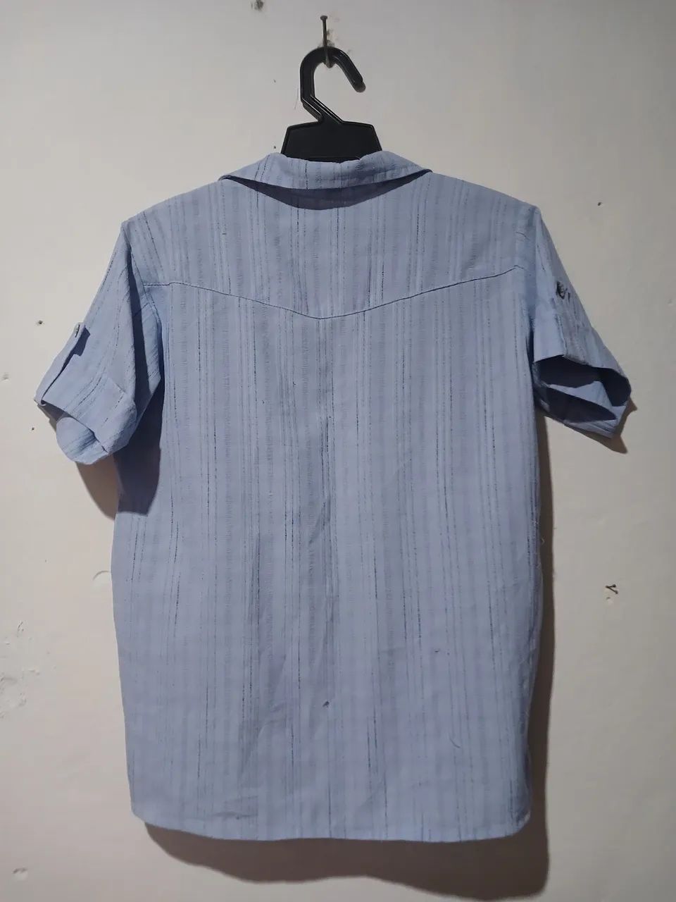 Camisa Azul Claro com Detalhes - Foto 2
