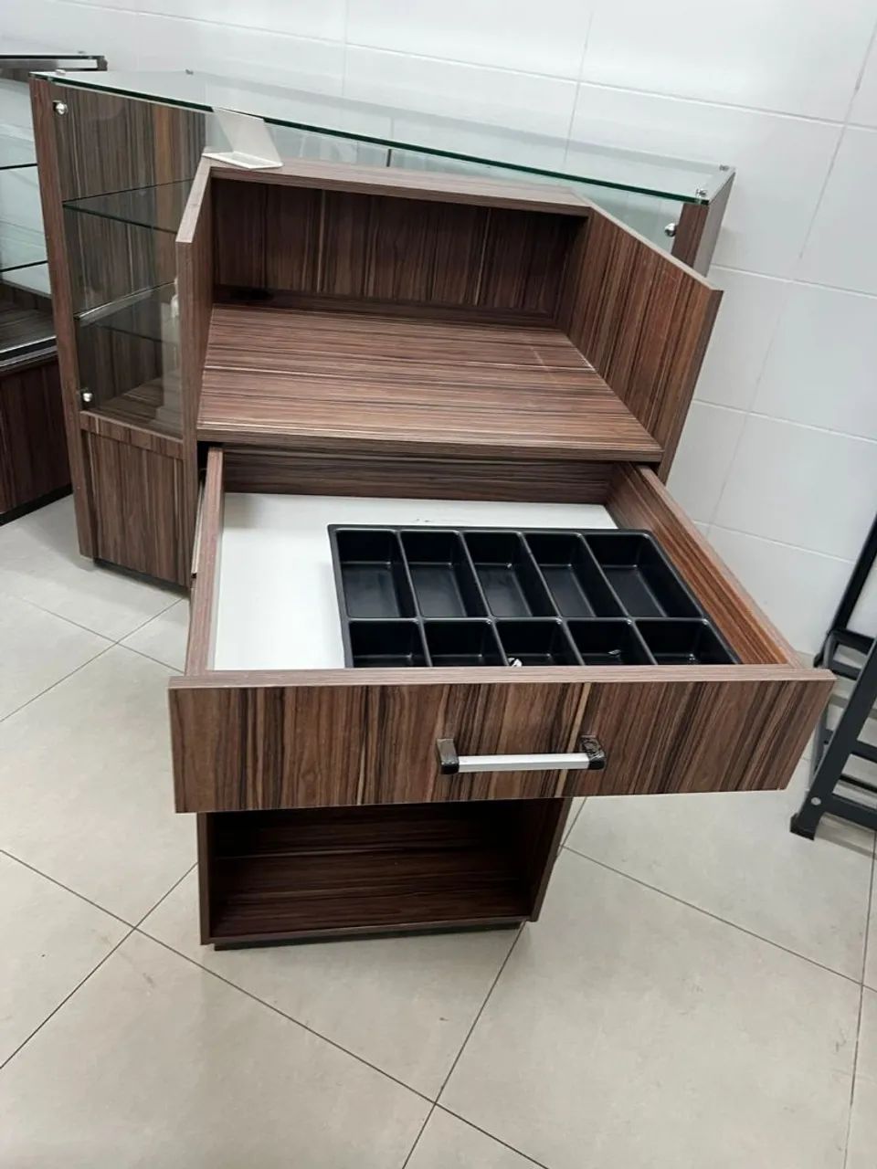 Conjunto de Balcões e Armários para Comércio - Foto 3