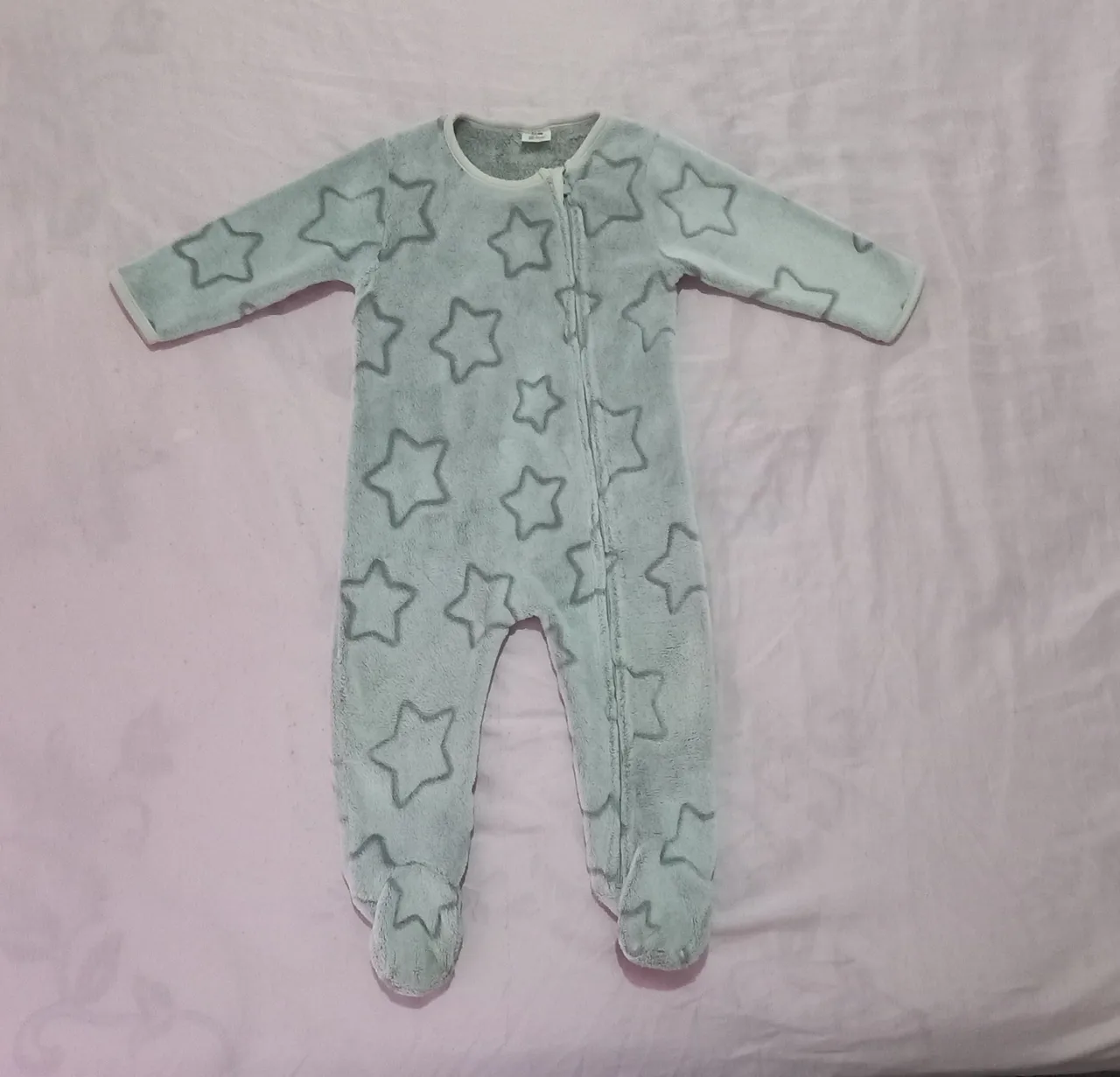 Macacão de bebê 6 a 9 meses ted bom