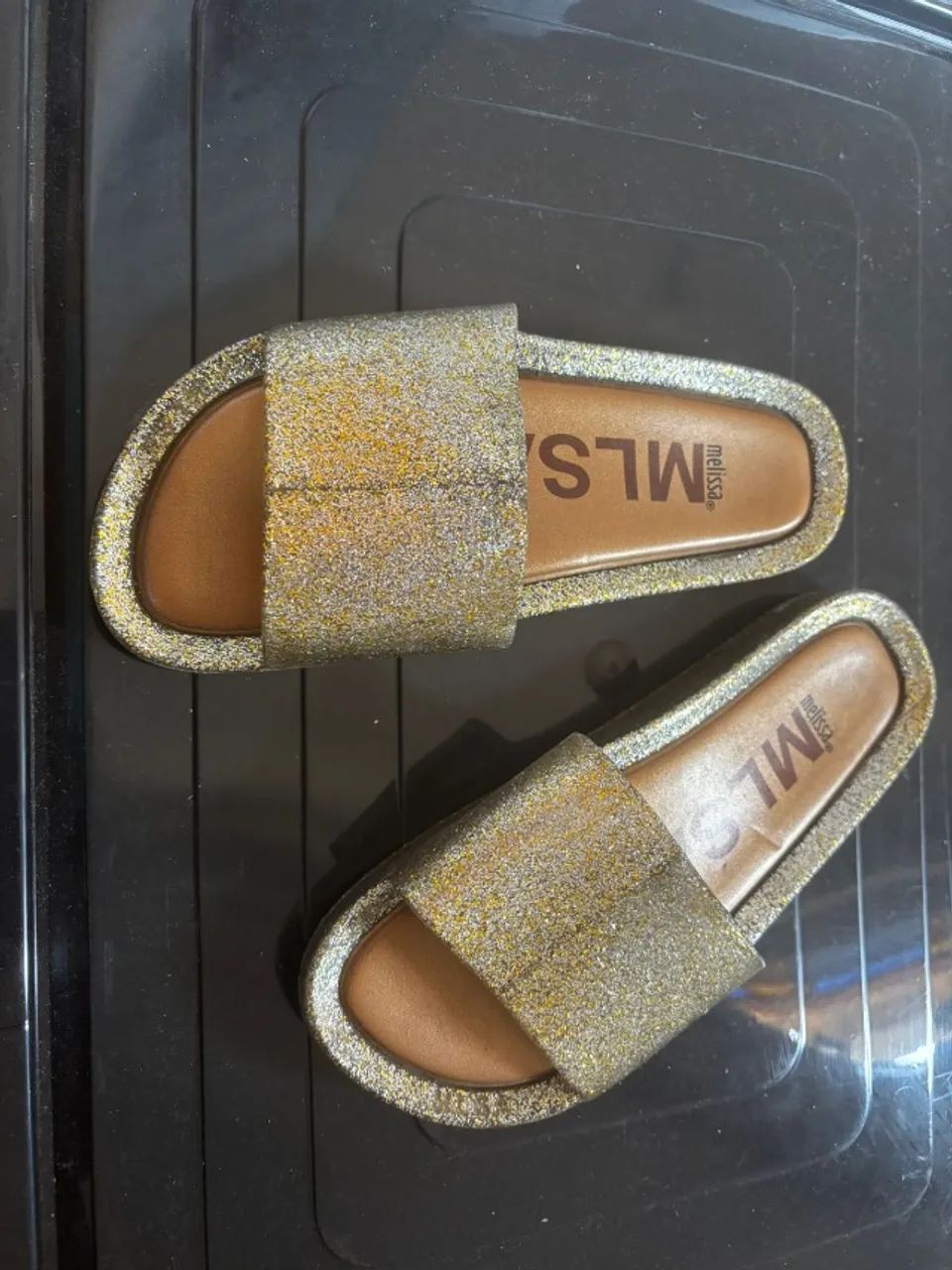 melissa beach slide com glittet dourado - Foto 4