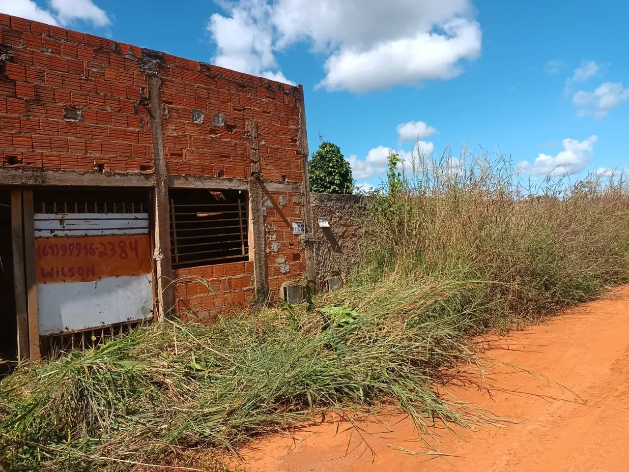 LOTE GRANDE IDEAL P/COMÉRCIO.
